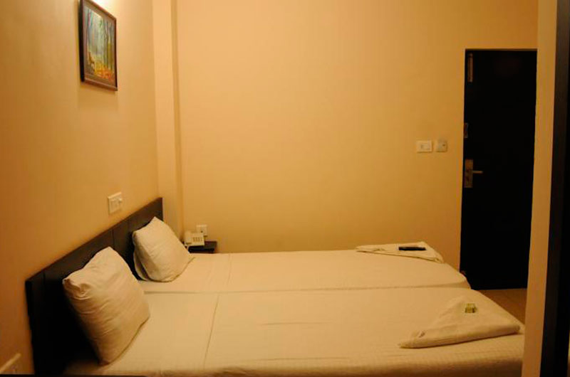 Hotel Sri Krishna Residency - Deluxe Non AC Room